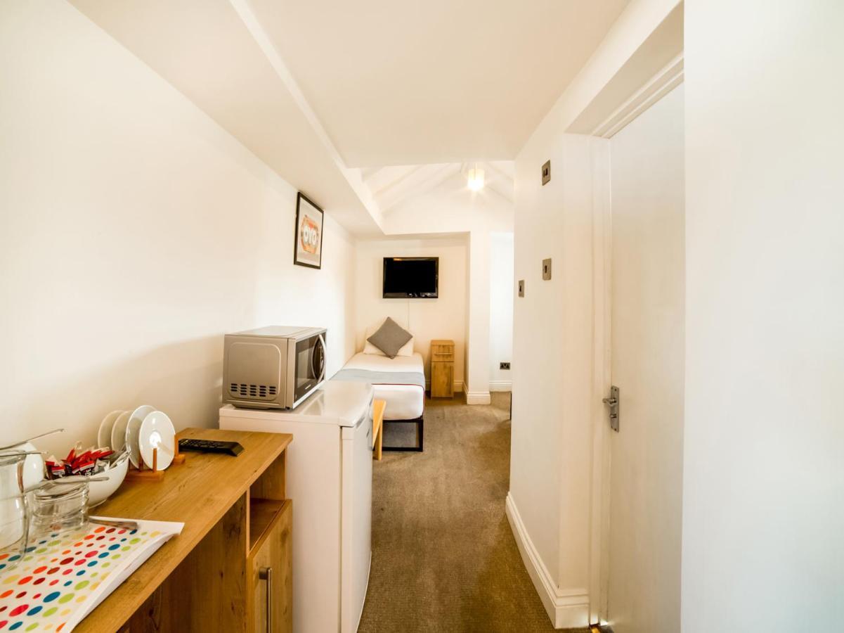 Oyo Tamtam Acton Hotel Лондон Экстерьер фото