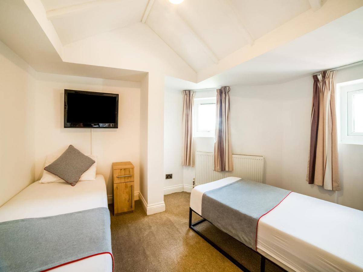 Oyo Tamtam Acton Hotel Лондон Экстерьер фото