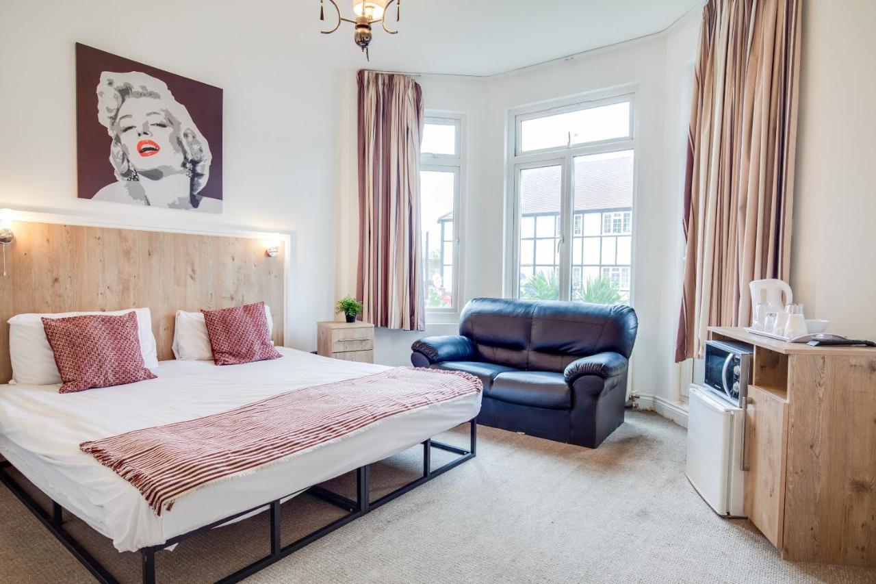 Oyo Tamtam Acton Hotel Лондон Экстерьер фото