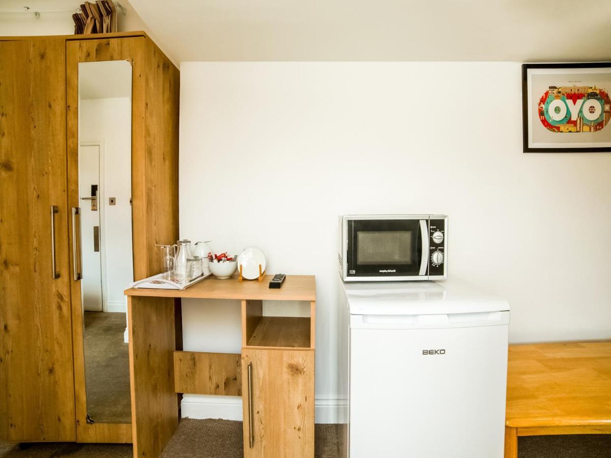 Oyo Tamtam Acton Hotel Лондон Экстерьер фото