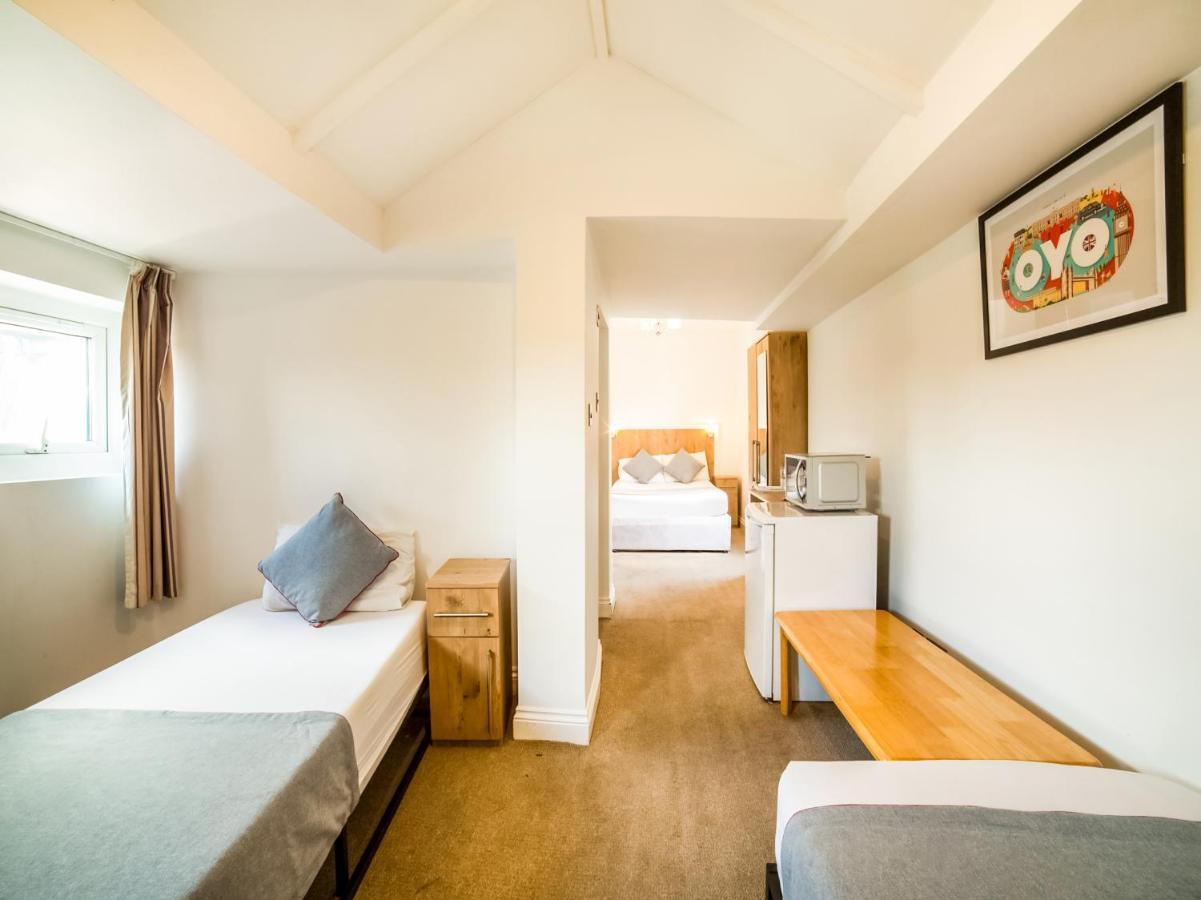 Oyo Tamtam Acton Hotel Лондон Экстерьер фото