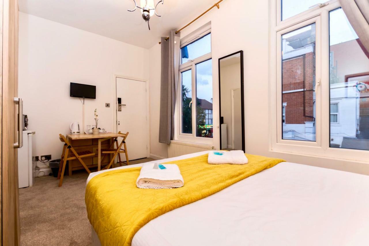 Oyo Tamtam Acton Hotel Лондон Экстерьер фото