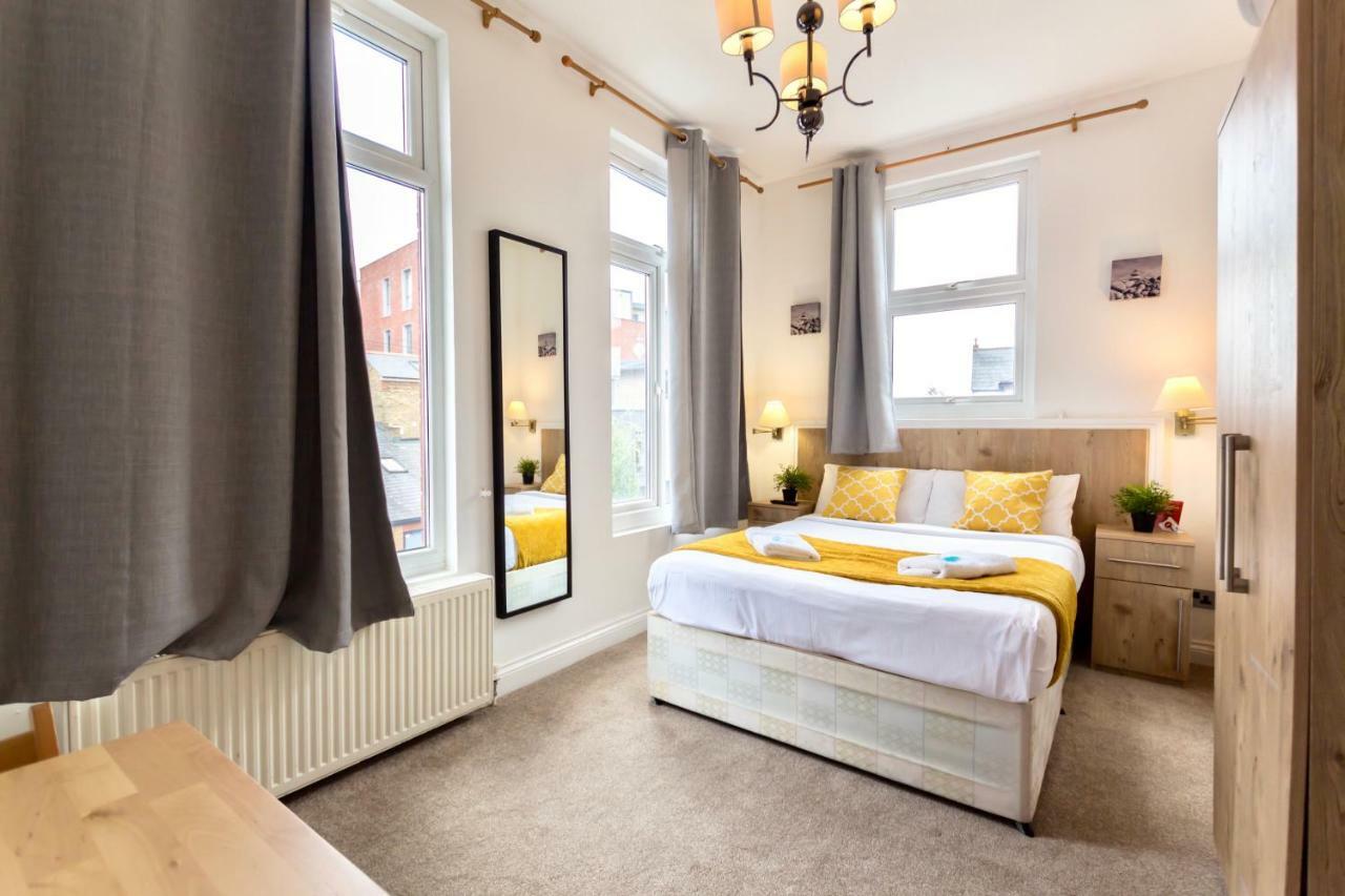 Oyo Tamtam Acton Hotel Лондон Экстерьер фото