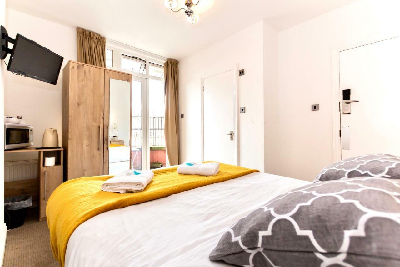 Oyo Tamtam Acton Hotel Лондон Экстерьер фото