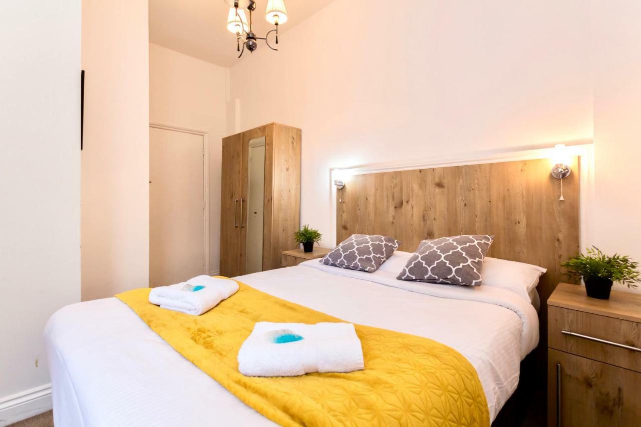 Oyo Tamtam Acton Hotel Лондон Экстерьер фото